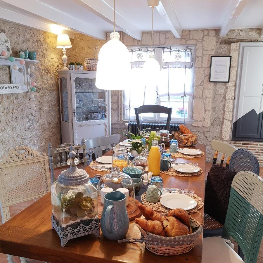 Bed and Breakfast Aux Champes Saussignac Zewnętrze zdjęcie